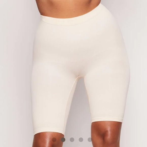 Skims SCULPTING SHORT ABOVE THE KNEE Shapewear - Picture 1 of 8